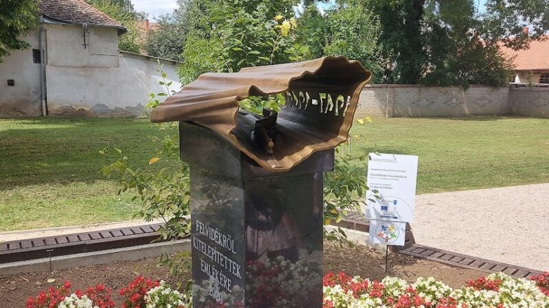 Bonyhádi köztéri szobor, ami a terveim alapján kászült